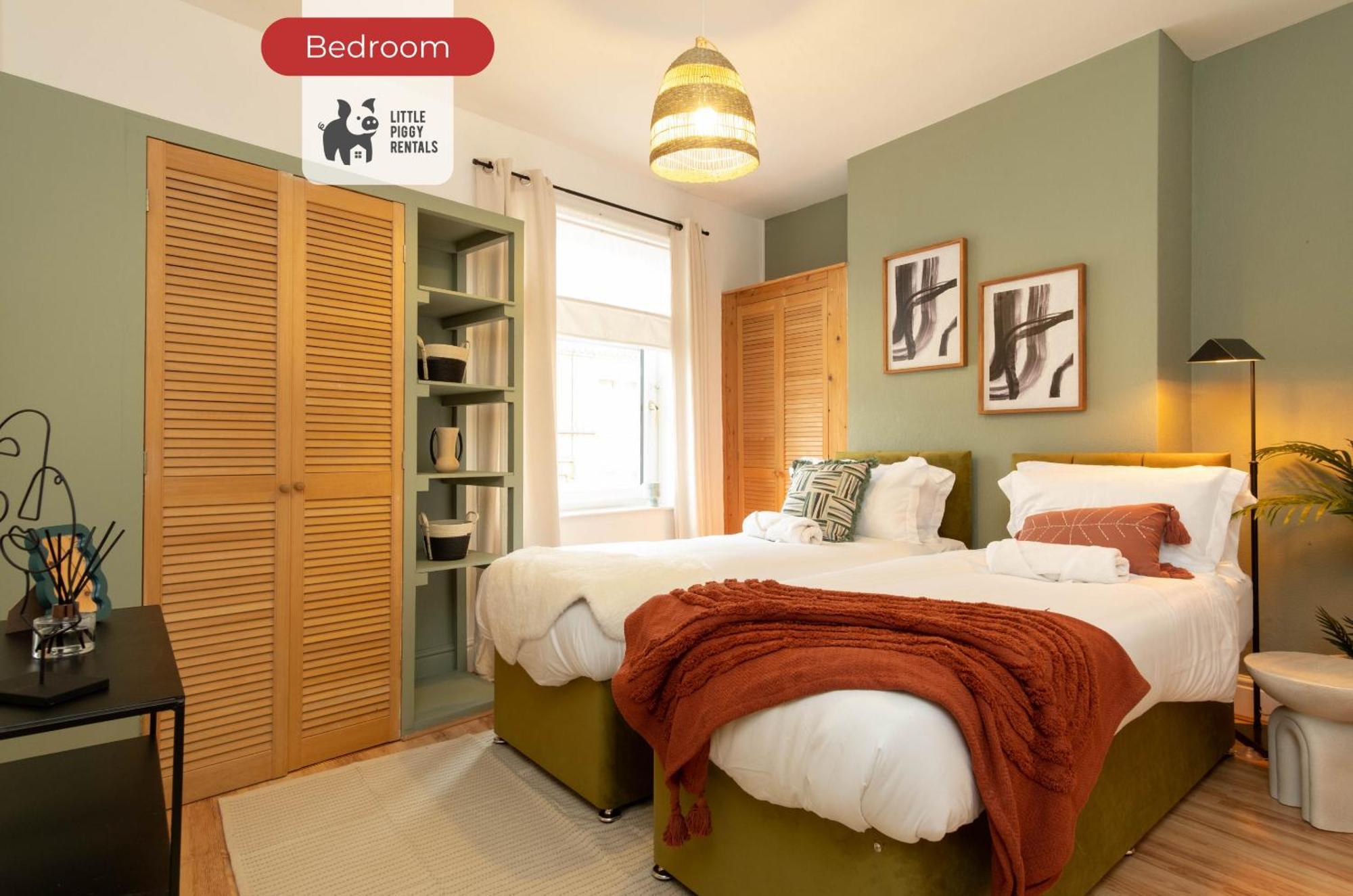 2 Bedroom Apartment By Littlepiggyrentals Short Lets & Serviced Accommodation Leicester With Wi-Fi, Free Parking & Outdoor Area Room photo